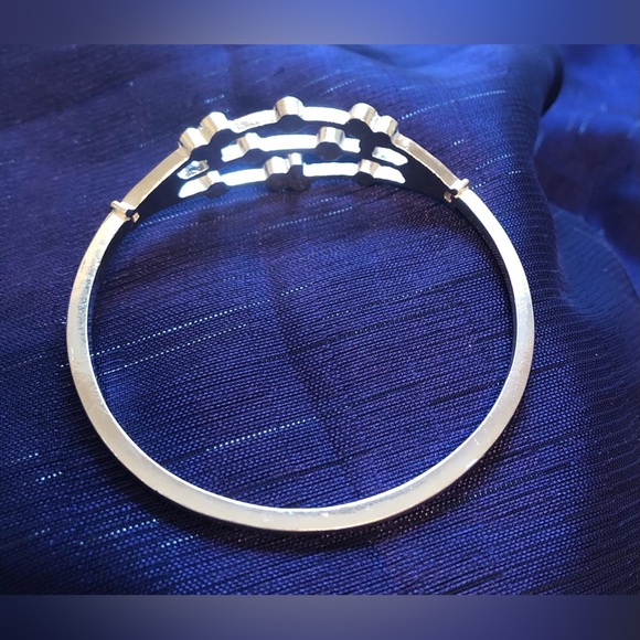 Silver Tone Bracelet w/Black Stones - Picture 2 of 5